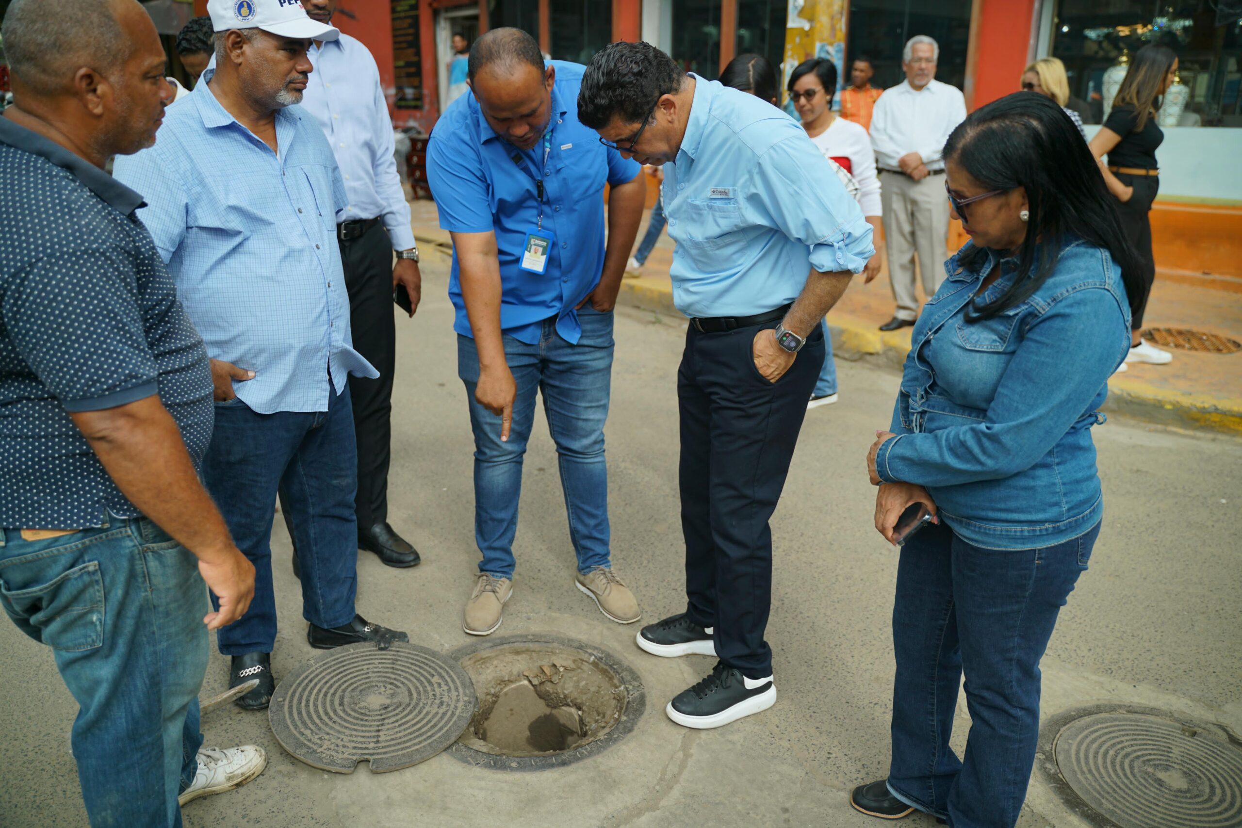 Alcalde Dío Astacio agiliza limpieza de filtrantes en SDE antes lluvias de mayo