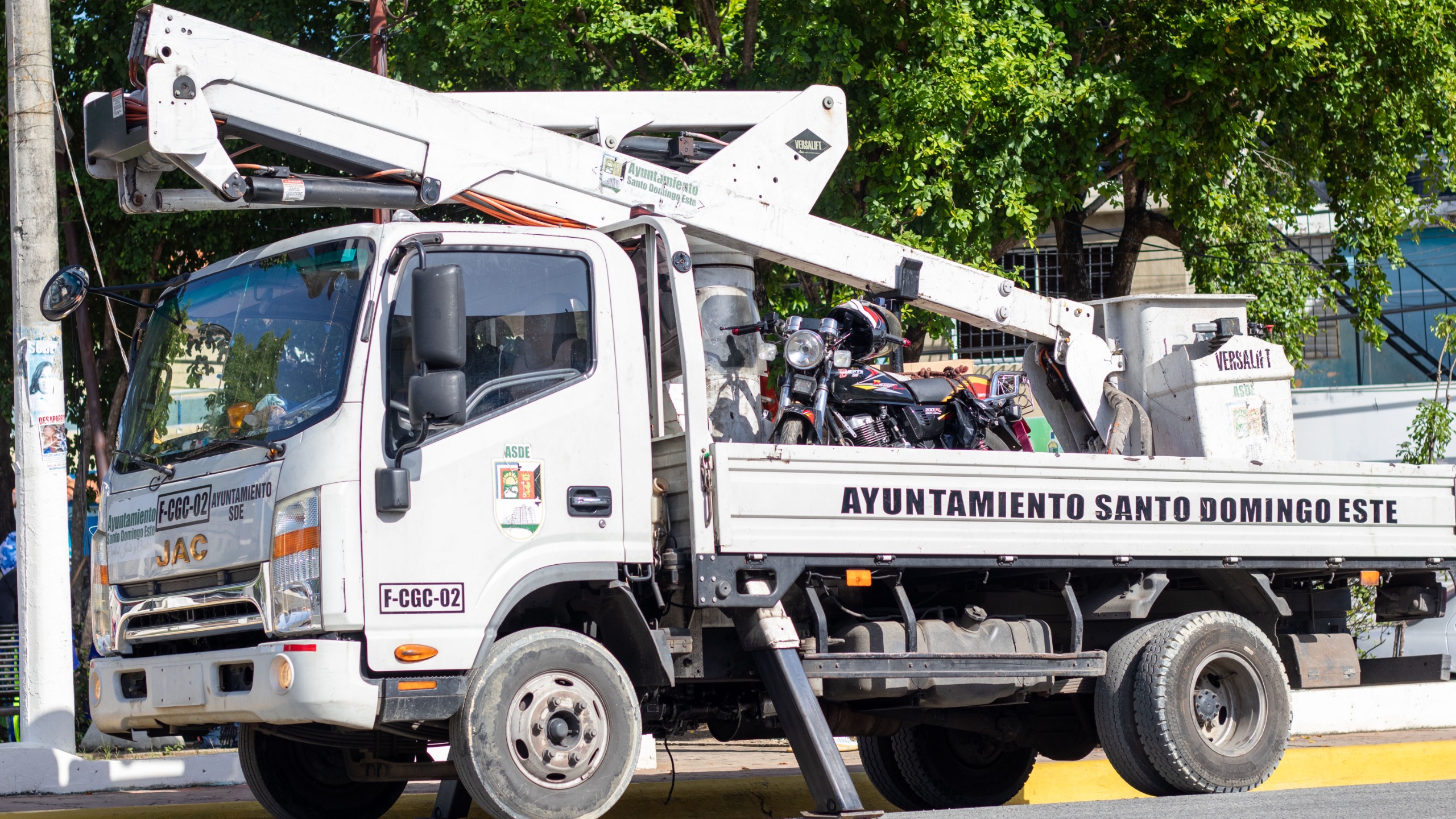 Operativo de limpieza en Santo Domingo Este impacta al sector los Frailes