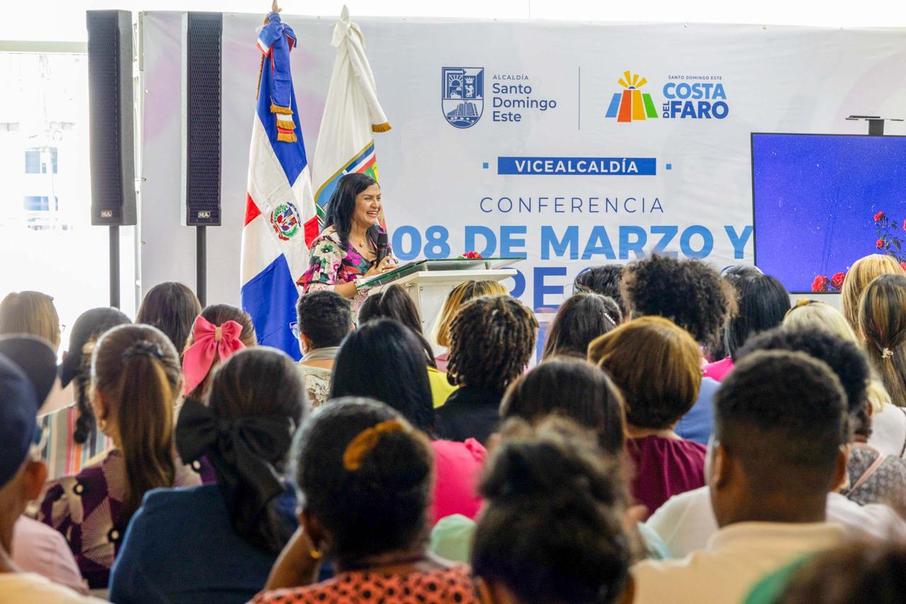 Ayuntamiento de Santo Domingo Este conmemora el Día Internacional de la Mujer con conferencia sobre los derechos humanos