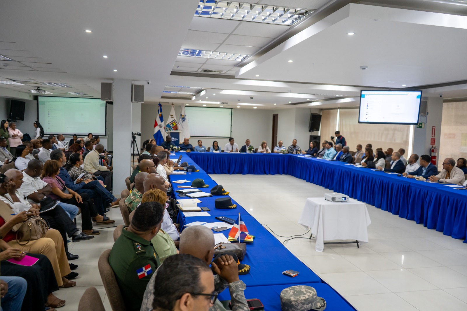 Alcalde Dío Astacio fortalece la gobernanza en la mesa de seguridad de Santo Domingo Este