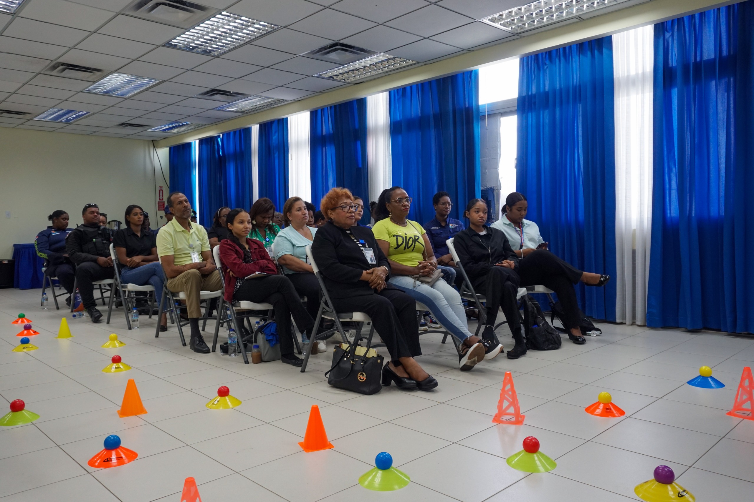 Ayuntamiento de SDE e INFOTEP imparten curso sobre Servicio al Cliente