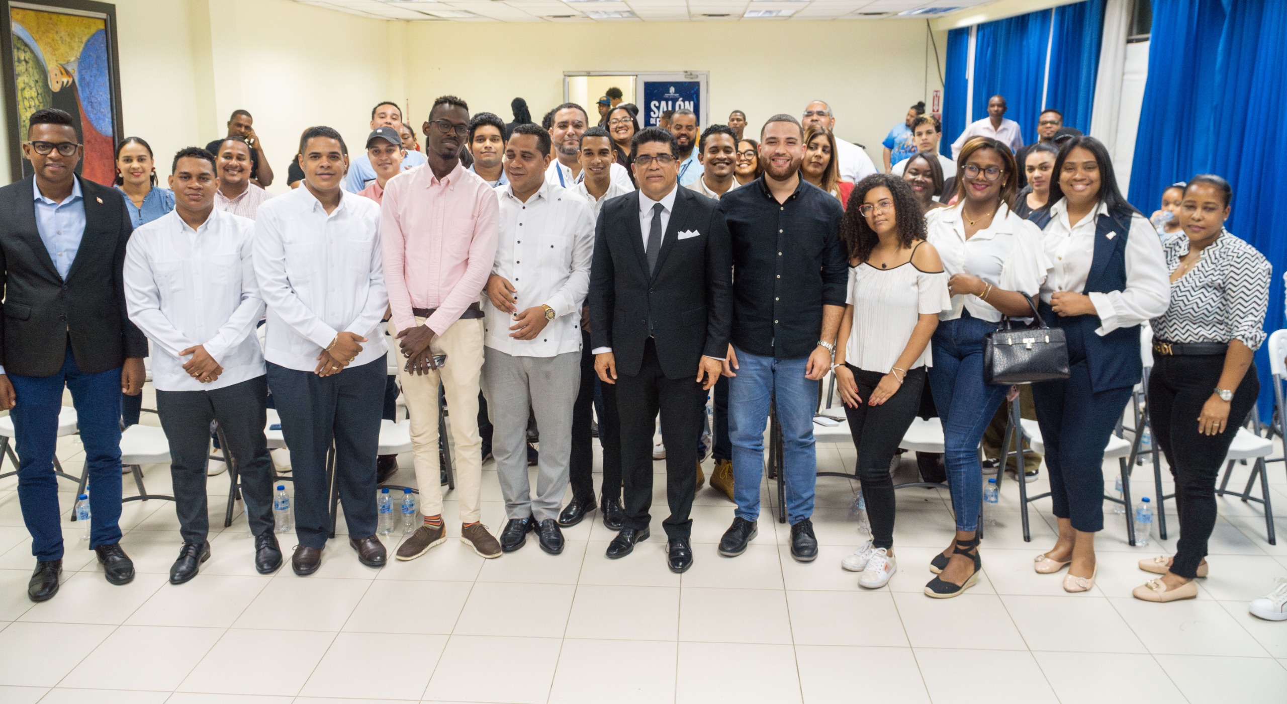 ASDE celebra Día Internacional de las Habilidades de la Juventud con conversatorio sobre era digital