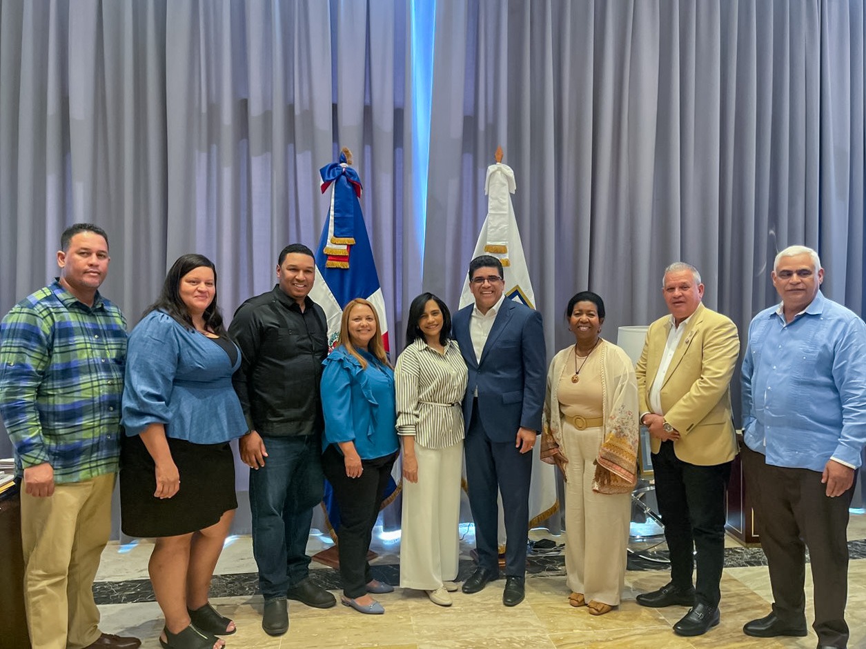 Alcalde Dío Astacio recibe al primer concejal dominicano de Camden, New Jersey