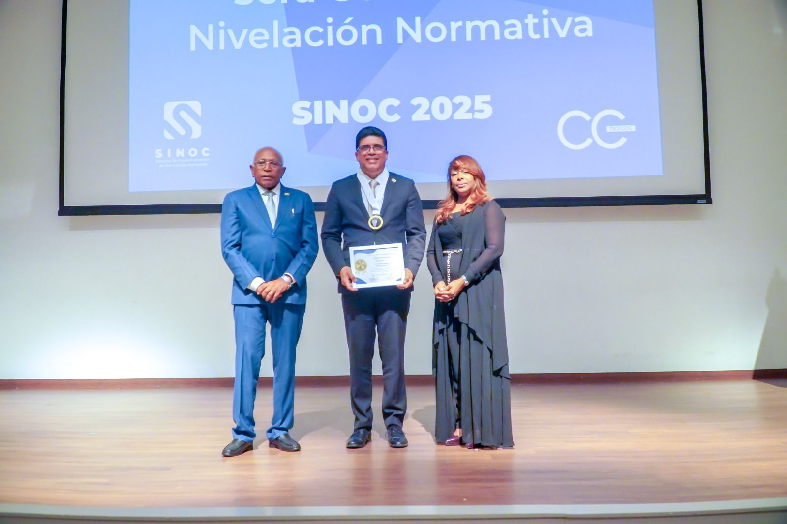 Ayuntamiento de Santo Domingo Este recibe reconocimiento especial de la DIGECOG por la transparencia de los gobiernos locales