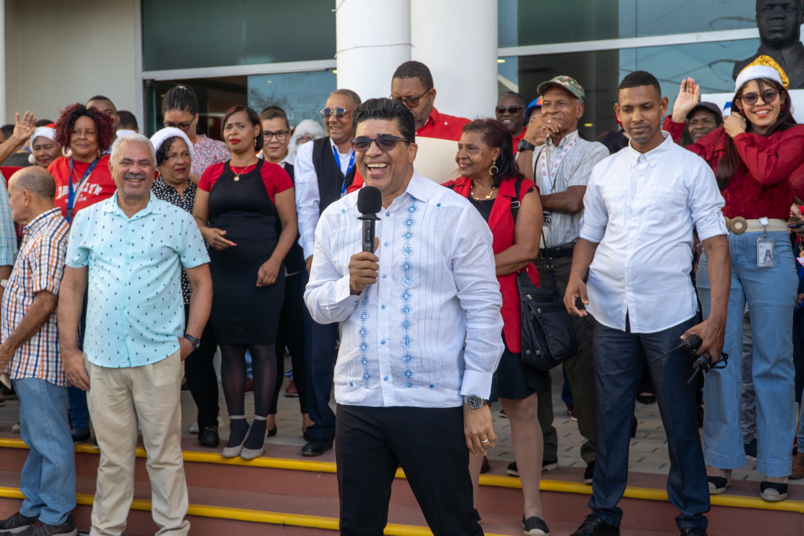 Ayuntamiento de SDE inicia la Navidad con llamado a preservar las tradiciones dominicanas