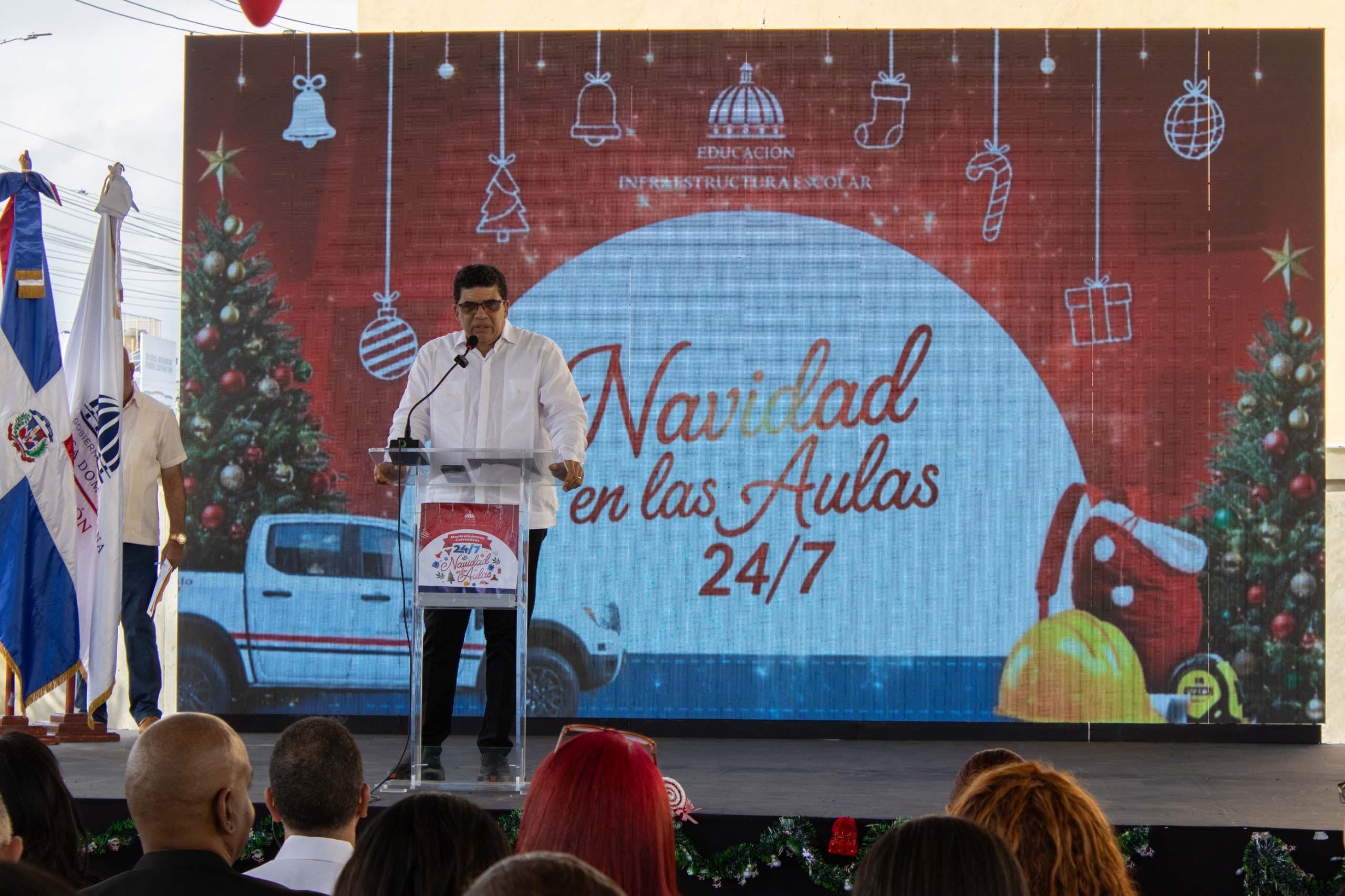 Alcalde Dío Astacio destaca impacto del plan “Navidad en las Aulas 24/7” en centros educativos del municipio