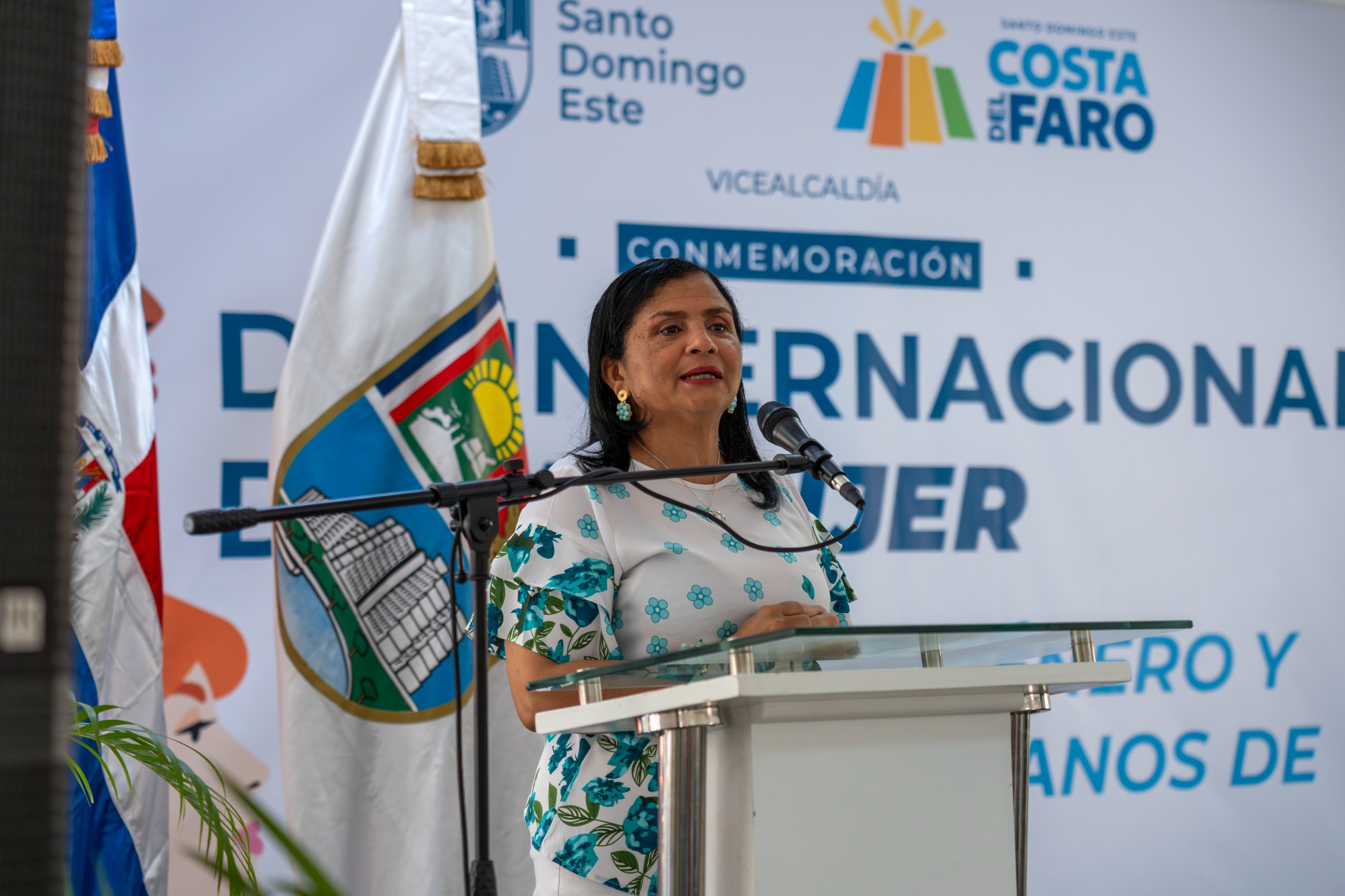 Vicealcaldesa de Santo Domingo Este encabeza conferencia sobre igualdad de género por el Día Internacional de la Mujer