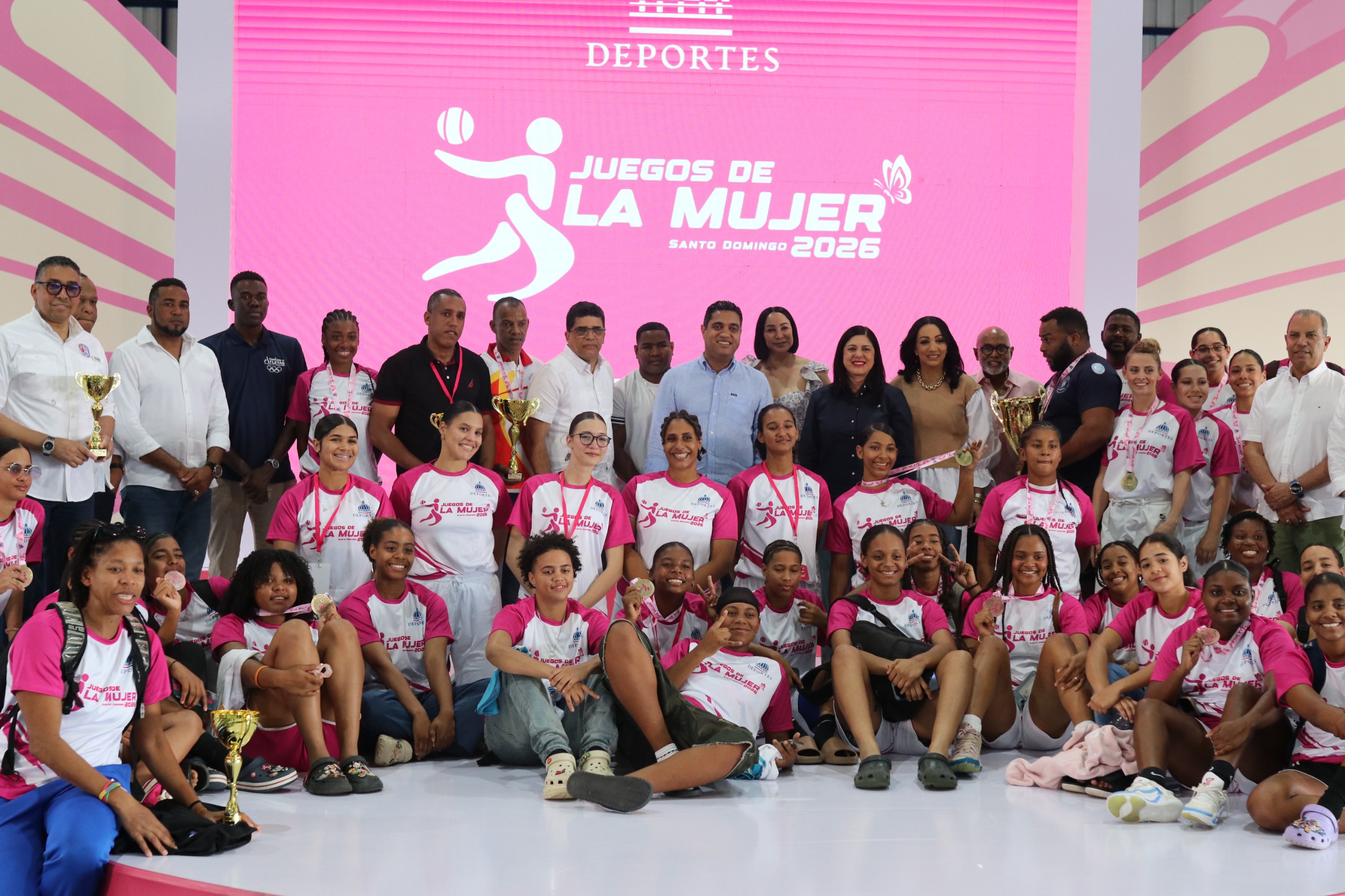 Alcalde Dío Astacio encabeza clausura de los Juegos Deportivos de la Mujer 2026 en Santo Domingo Este