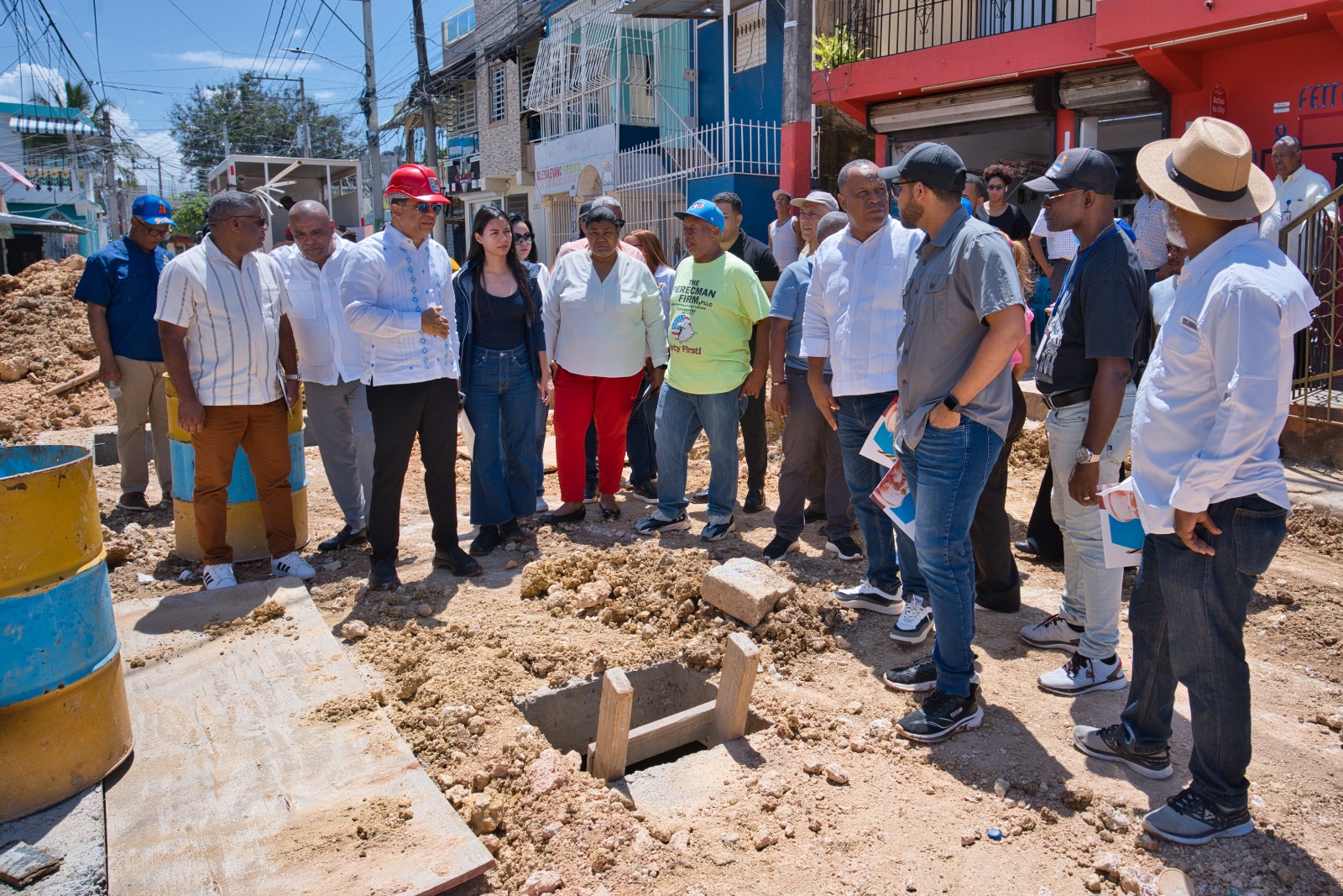 Dío Astacio presenta a regidores avances de obras pluviales en sectores de Santo Domingo Este