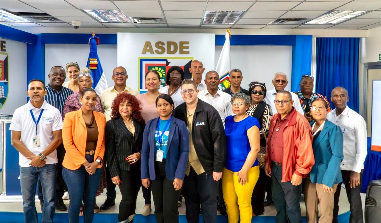 ASDE juramenta 24 OCBs para fortalecer la gestión social en Santo Domingo Este