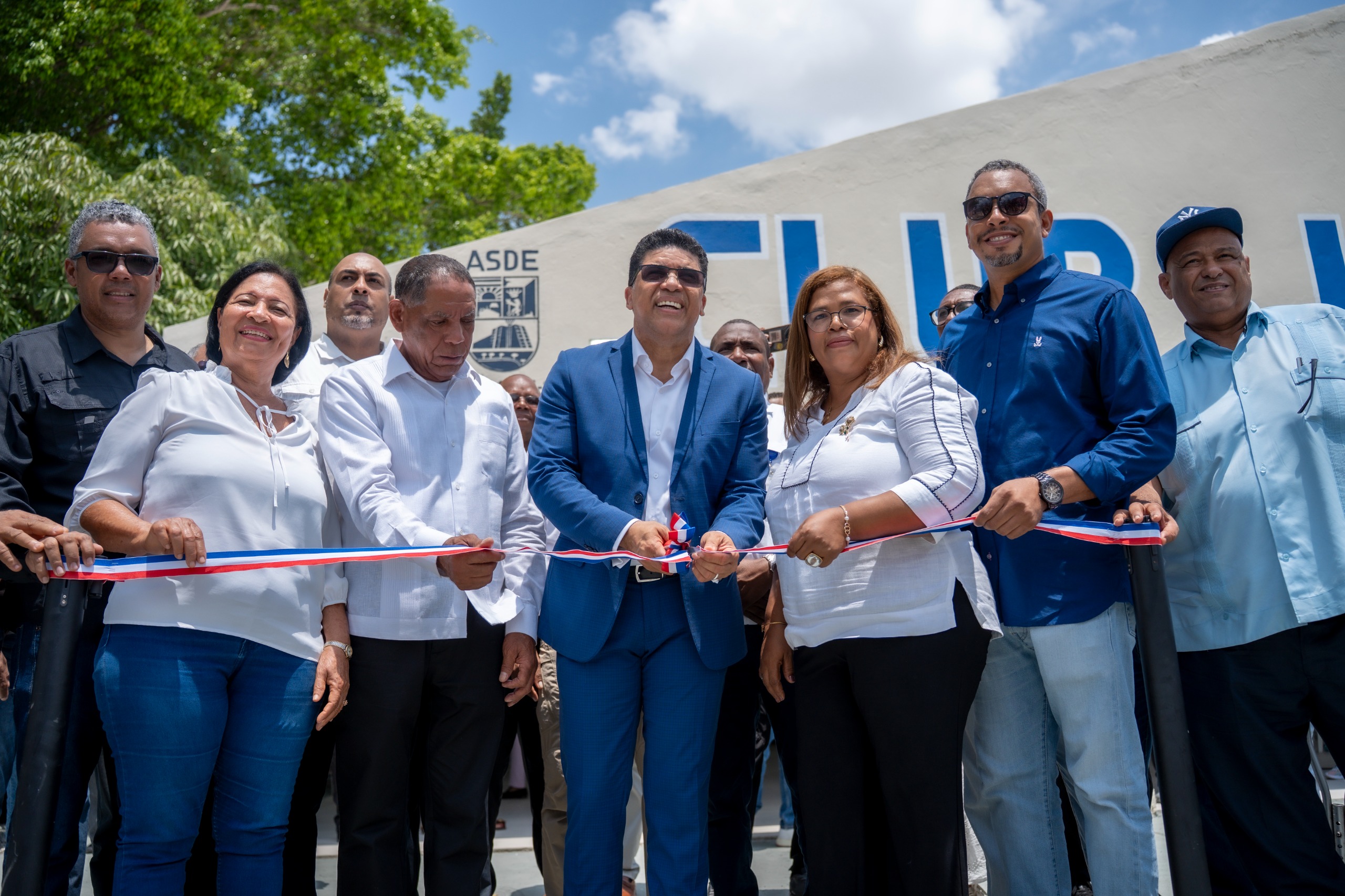 Alcalde Dío Astacio inaugura el remodelado Club Lucerna con inversión superior a RD$7 millones