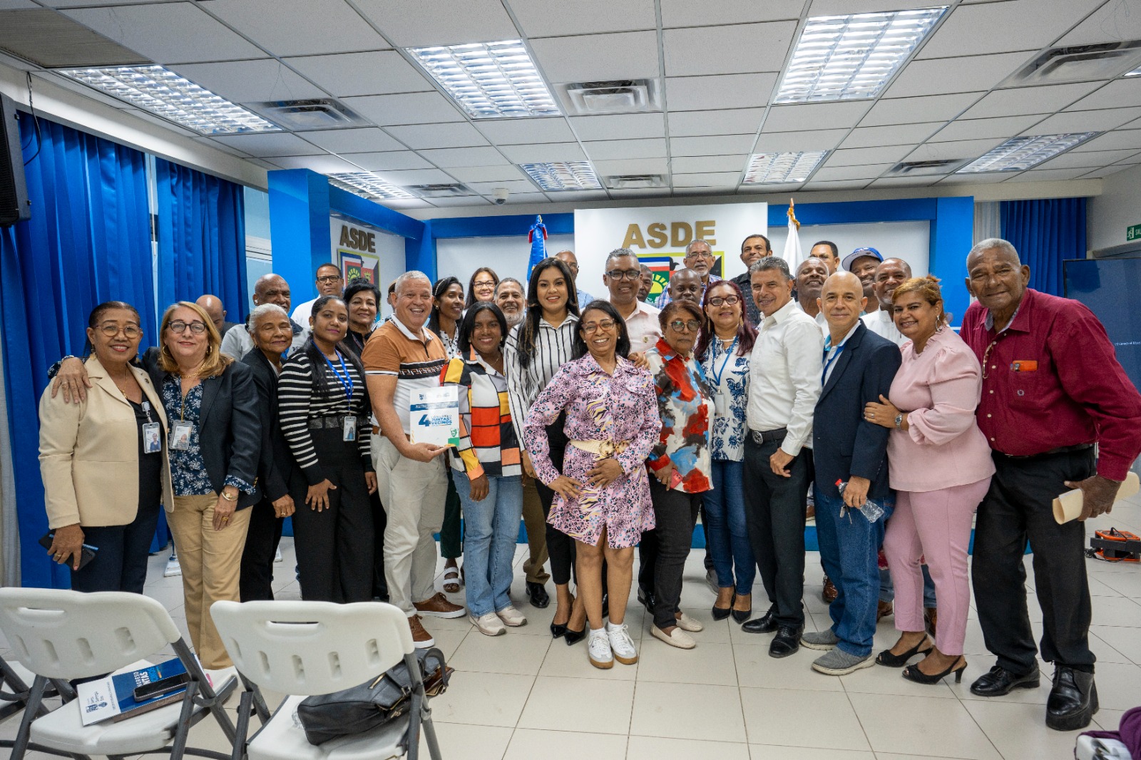 Cabildo Santo Domingo Este impulsa actualización del Reglamento de Juntas de Vecinos con amplia participación comunitaria