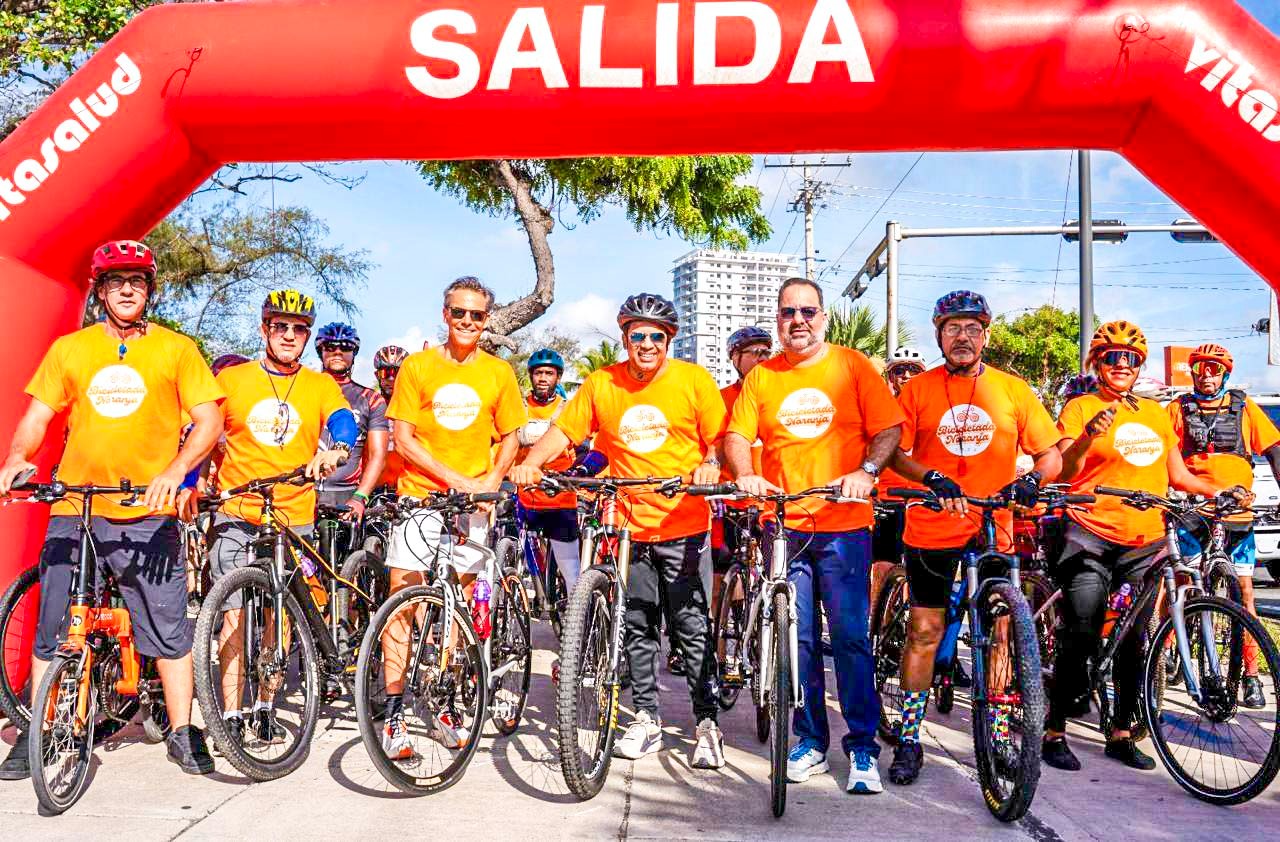 Más de 600 participantes en la cuarta edición de la bicicletada naranja  para promover la movilidad sostenible en Santo Domingo Este