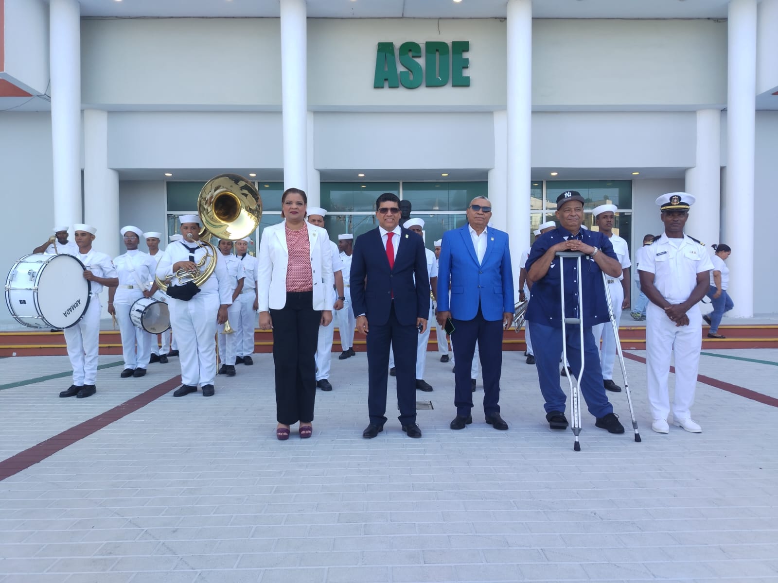 Banda de Música de la Armada Dominicana engalana el izamiento de bandera del ASDE junto al alcalde Dío Astacio y niños del Campamento de Verano 2026