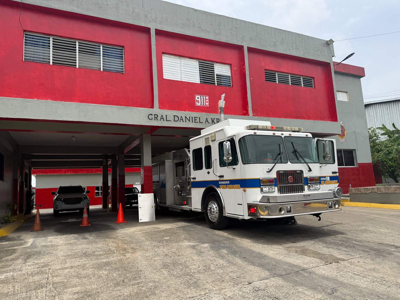 Bomberos de Santo Domingo Este fortalecen capacidad operativa con la incorporación de unidad contra incendios con capacidad para 1,500 galones de agua
