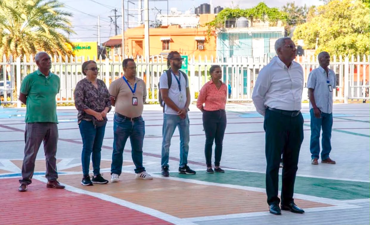 Dirección de Ingeniería y Obras encabeza el cierre del izamiento de la bandera